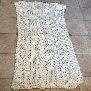 Pottery Barn Cream Chunky Knit Throw Blanket